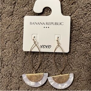 Banana Republic- beautiful dangle earrings